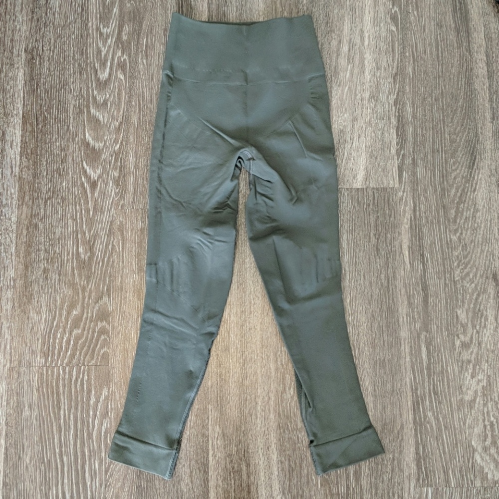Lululemon Zone In Crop
